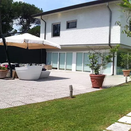 Forte Dei Marmi Zoe