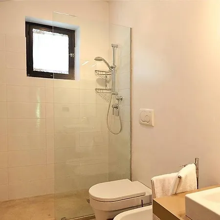 Forte Dei Marmi Zoe Cinquale