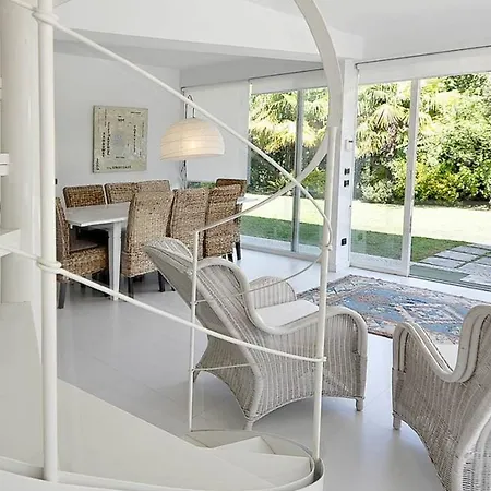 Forte Dei Marmi Zoe Cinquale