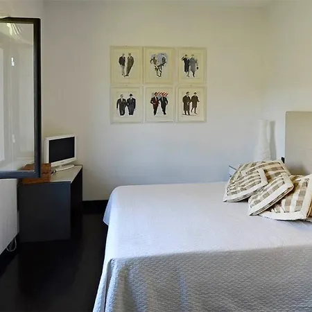 Forte Dei Marmi Zoe Willa